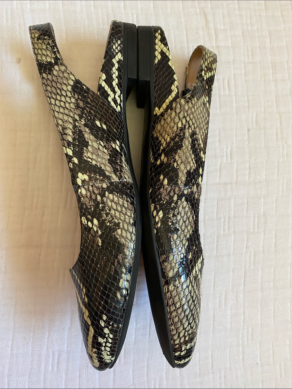VIONIC Black and Cream Snake-Print Pointed Slingback Flats - Picture 3 of 7